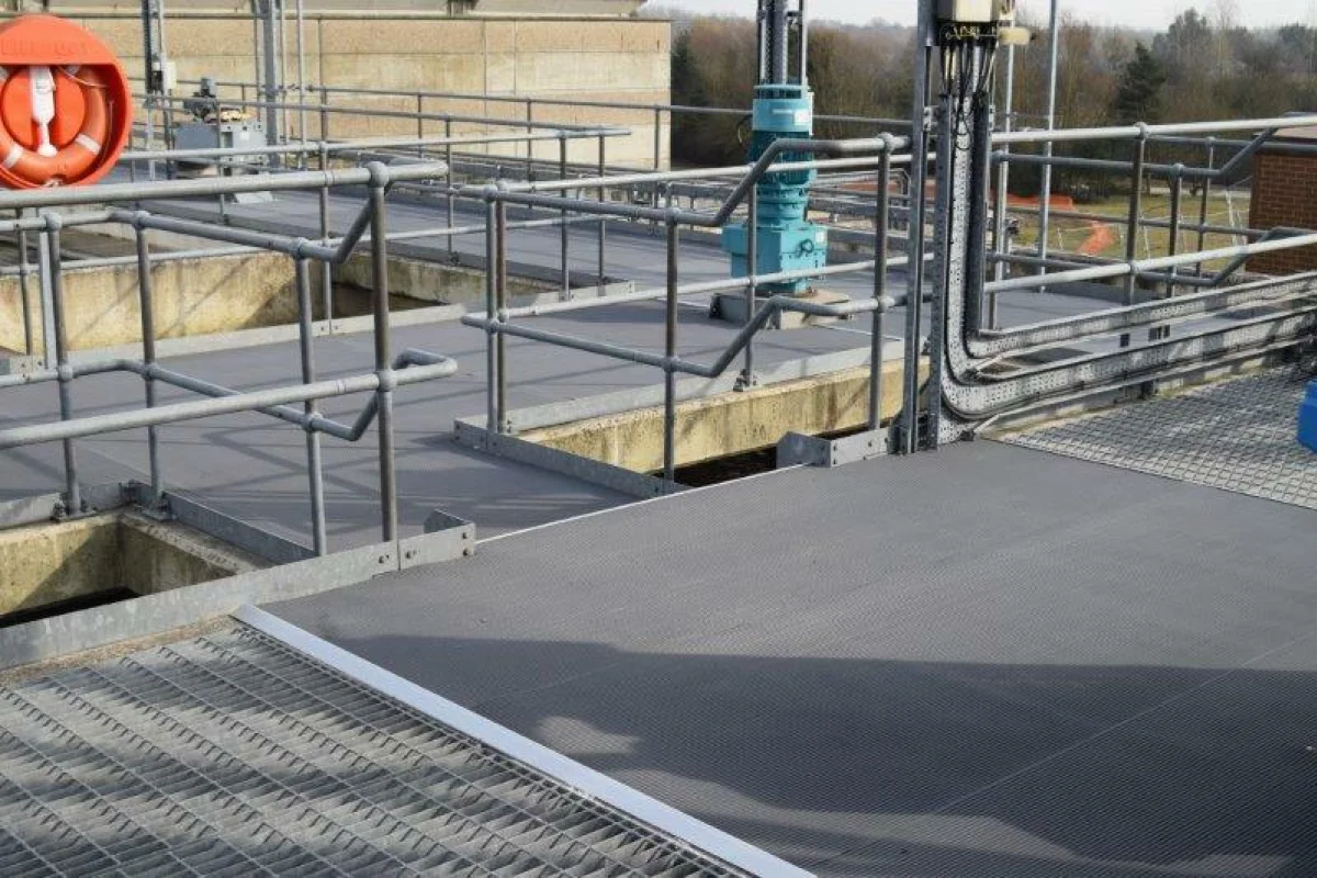 Firmagrip close mesh matting for metal grate walkways.